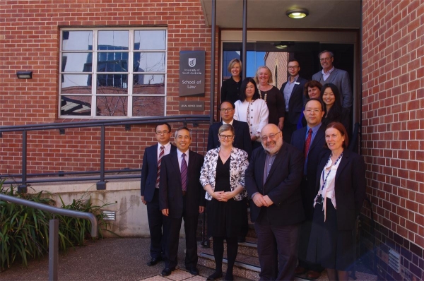 南澳大学五楼自拍
合影2.jpg