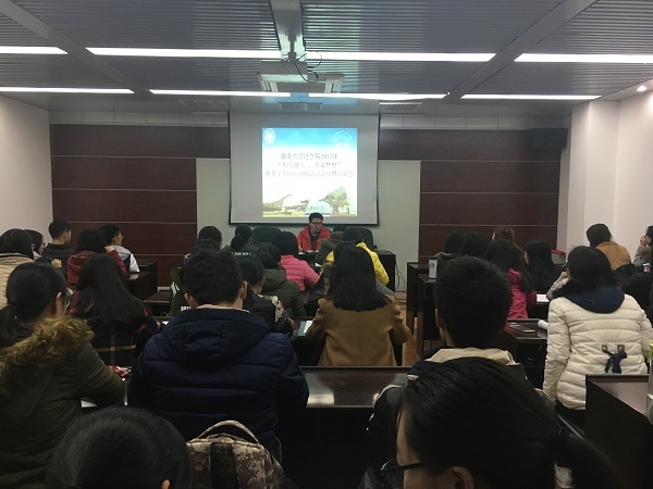 五楼自拍
回访母校动员会1.JPG